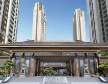 在衡山，盛豪岳秀府宛如一颗璀璨明珠，傲立于城市中轴线 &mdash;&mdash; 衡山大道中，这里不仅是交通枢纽，更是城市经济发展的***所在。项目凭借优越地段，周边配套一应俱全，交通畅达无阻，为居民开启便捷与舒适交织的城市生活。