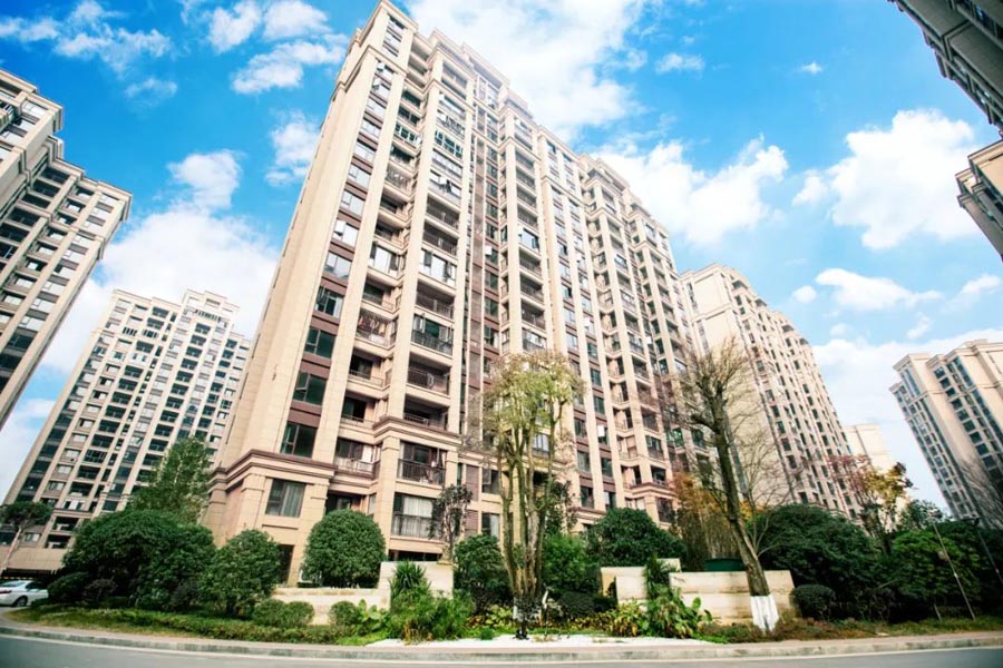 衡山县盛豪状元府位于衡山县先农路与群英路交汇处,近期房价5200元/平米,后续将不定期为您带来衡山县盛豪状元府房价走势等动态,包括开盘日期、团购优惠、户型图等信息。