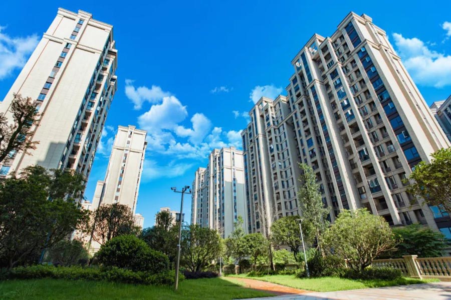 衡山县盛豪状元府位于衡山县先农路与群英路交汇处,近期房价5200元/平米,后续将不定期为您带来衡山县盛豪状元府房价走势等动态,包括开盘日期、团购优惠、户型图等信息。