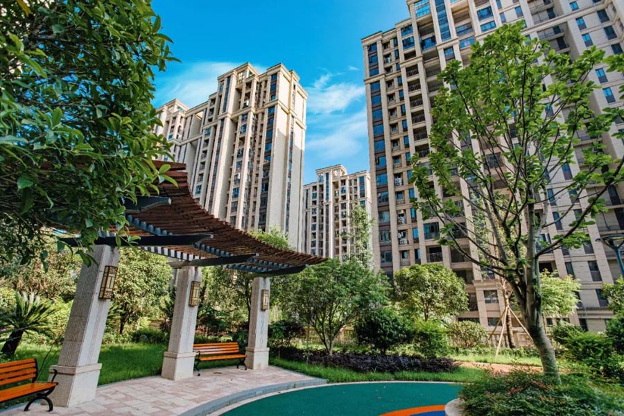 衡山县盛豪状元府位于衡山县先农路与群英路交汇处,近期房价5200元/平米,后续将不定期为您带来衡山县盛豪状元府房价走势等动态,包括开盘日期、团购优惠、户型图等信息。