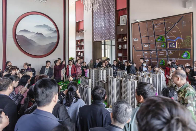 汝城县碧桂园位于汝城县九龙大道与义昌大道交汇处,近期房价5200元/平米,后续将不定期为您带来汝城县碧桂园房价走势等动态,包括开盘日期、团购优惠、户型图等信息。