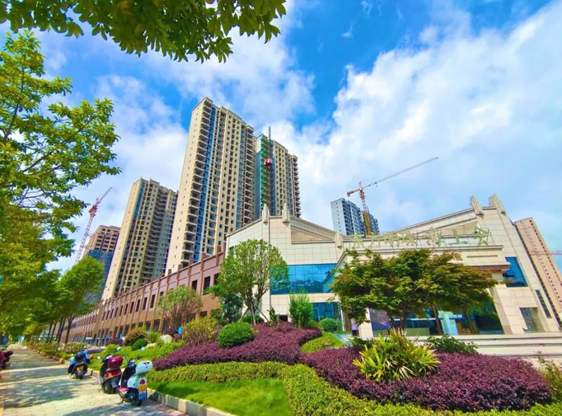 汝城县东方明珠海上会位于汝城县九龙大道与三江大道交汇处,近期房价5300元/平米,后续将不定期为您带来汝城县东方明珠海上会房价走势等动态,包括开盘日期、团购优惠、户型图等信息。