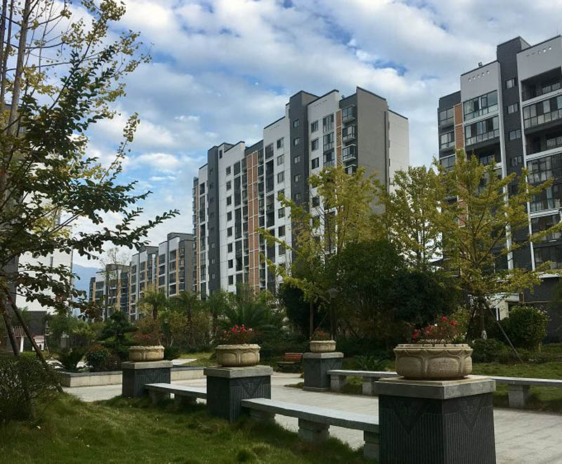 汝城县三江花苑位于汝城县东泉路与滨河东路交汇处,近期房价5400元/平米,后续将不定期为您带来汝城县三江花苑房价走势等动态,包括开盘日期、团购优惠、户型图等信息。