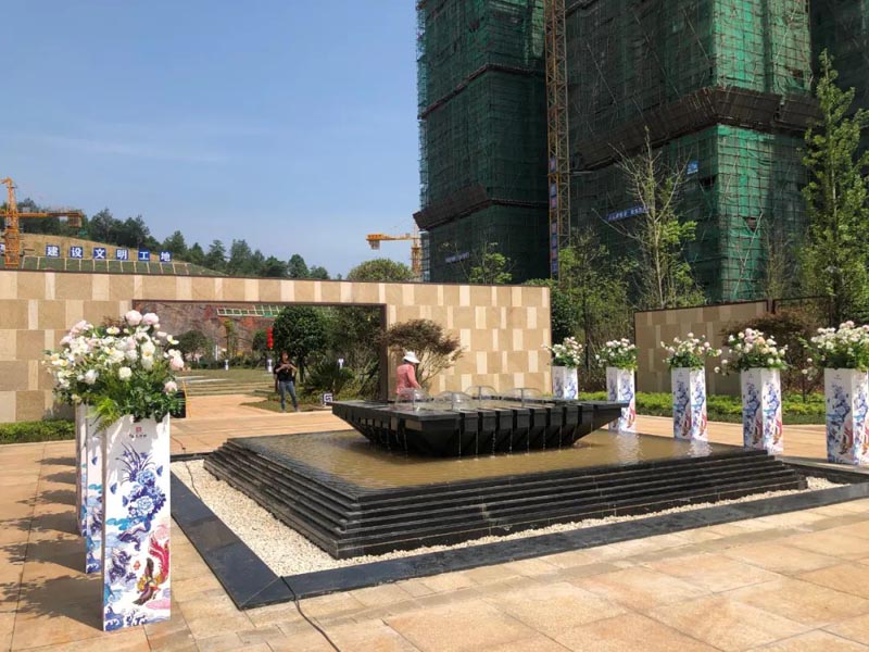 桂阳县德泰鑫龙华府位于桂阳县骏马大道转樟市路口100米处,近期房价4100元/平米,后续将不定期为您带来桂阳县德泰鑫龙华府房价走势等动态,包括开盘日期、团购优惠、户型图等信息。