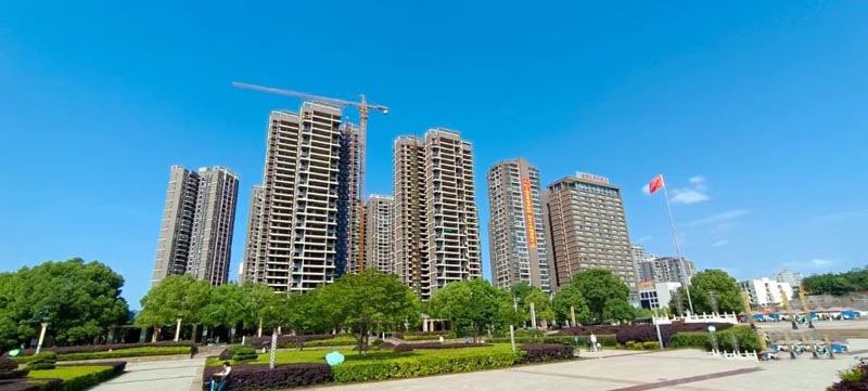 桂阳县耀华金都汇位于桂阳县龙潭东路与文化路交汇处丽景花园105号,近期房价5200元/平米,后续将不定期为您带来桂阳县耀华金都汇房价走势等动态,包括开盘日期、团购优惠、户型图等信息。