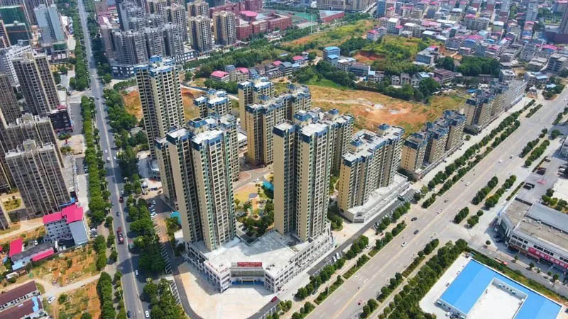 安仁县中央翰府位于安仁县八一中路与安仁大道交汇处,近期房价3300元/平米,后续将不定期为您带来安仁县中央翰府房价走势等动态,包括开盘日期、团购优惠、户型图等信息。