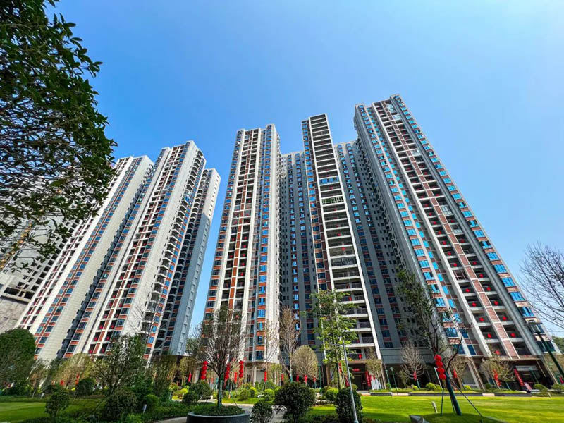 郴州东升丹桂园位于郴州市郴州大道&bull;郴州科技工业园正门,近期房价5200元/平米,后续将不定期为您带来郴州东升丹桂园房价走势等动态,包括开盘日期、团购优惠、户型图等信息。