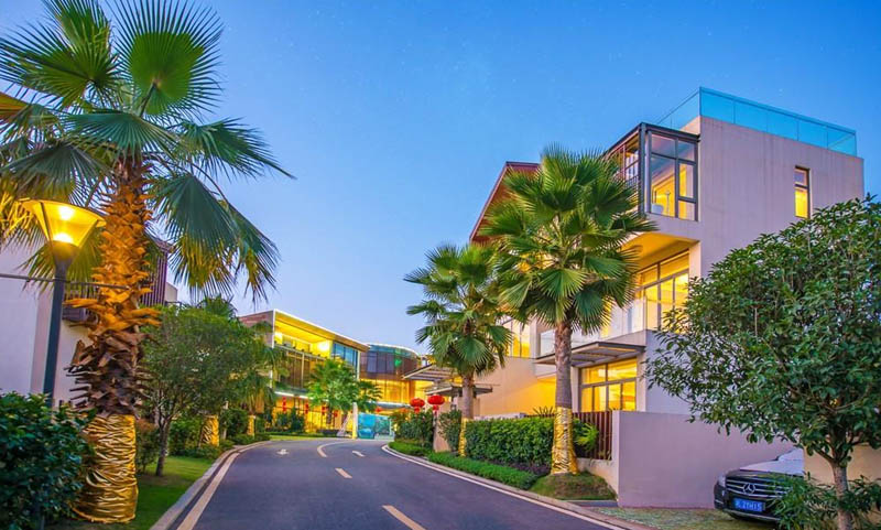 郴州颐和庄园位于郴州小埠南岭生态城颐和庄园,近期房价4500元/平米,后续将不定期为您带来郴州颐和庄园房价走势等动态,包括开盘日期、团购优惠、户型图等信息。