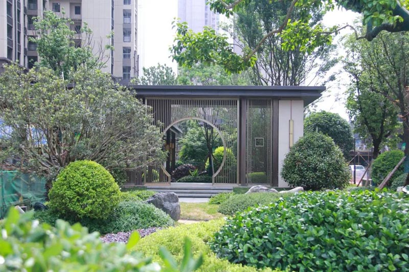 郴州楚鑫顺熙园位于郴州市北湖区寒溪路78号,近期房价6100元/平米,后续将不定期为您带来郴州楚鑫顺熙园房价走势等动态,包括开盘日期、团购优惠、户型图等信息。