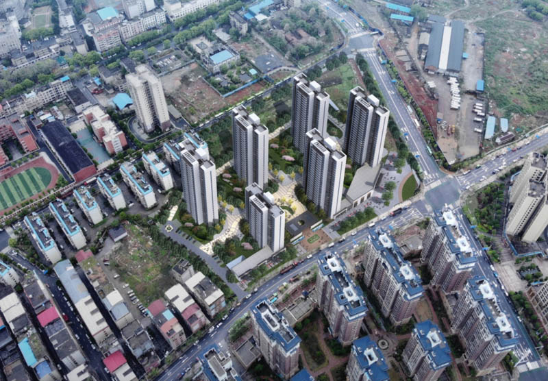 郴州众联北城天悦位于郴州市南岭大道与温泉路交汇处,近期房价5000元/平米,后续将不定期为您带来郴州众联北城天悦房价走势等动态,包括开盘日期、团购优惠、户型图等信息。